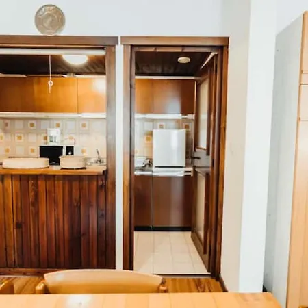 Beautiful T2 With Balcony Near Track Apartment