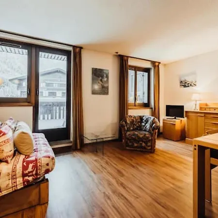 Beautiful T2 With Balcony Near Track Apartment
